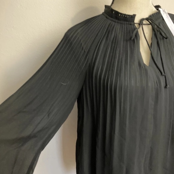 12-17 Black blouse top Small NWT Core Basic Minimalist Pleated - Picture 3 of 3